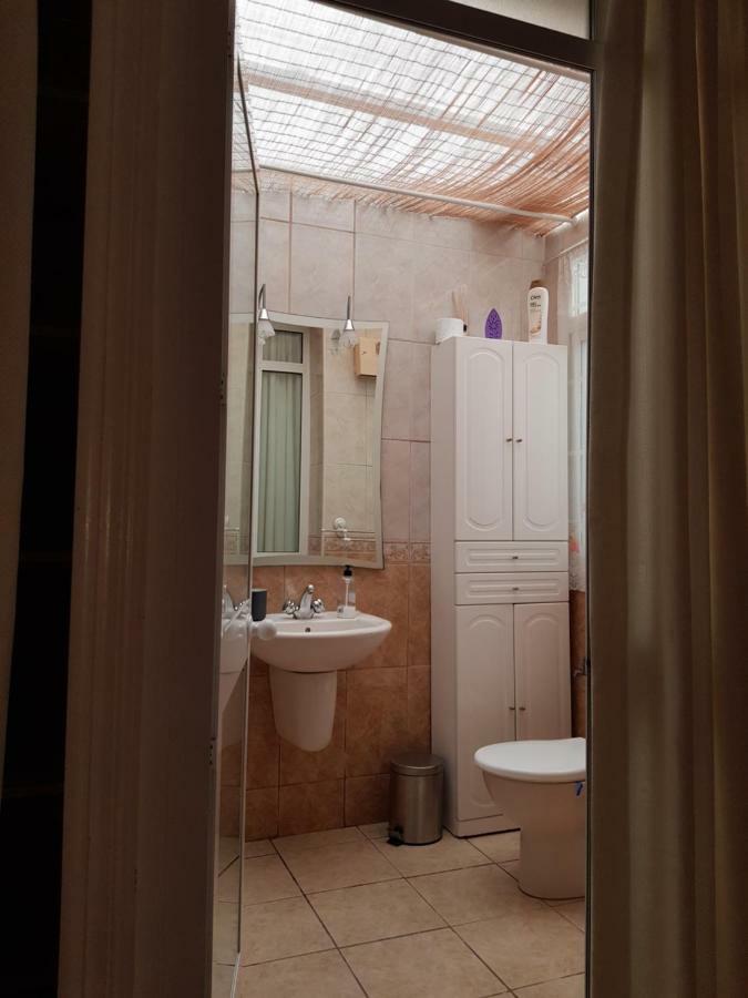 Roberto Guest House เบนัลมาเดนา ภายนอก รูปภาพ