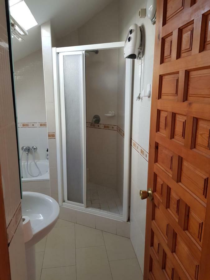 Roberto Guest House เบนัลมาเดนา ภายนอก รูปภาพ